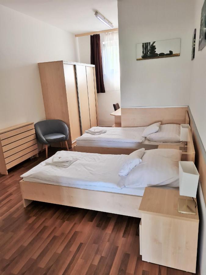 Corner Hotel Angyalfoeld Budapest Esterno foto